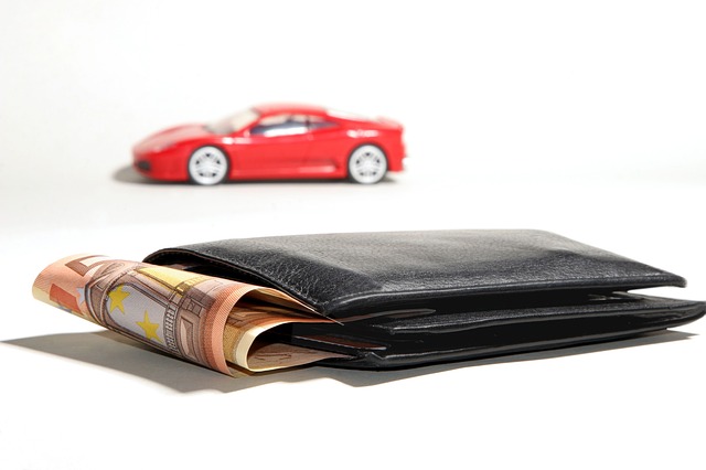auto a peněženka